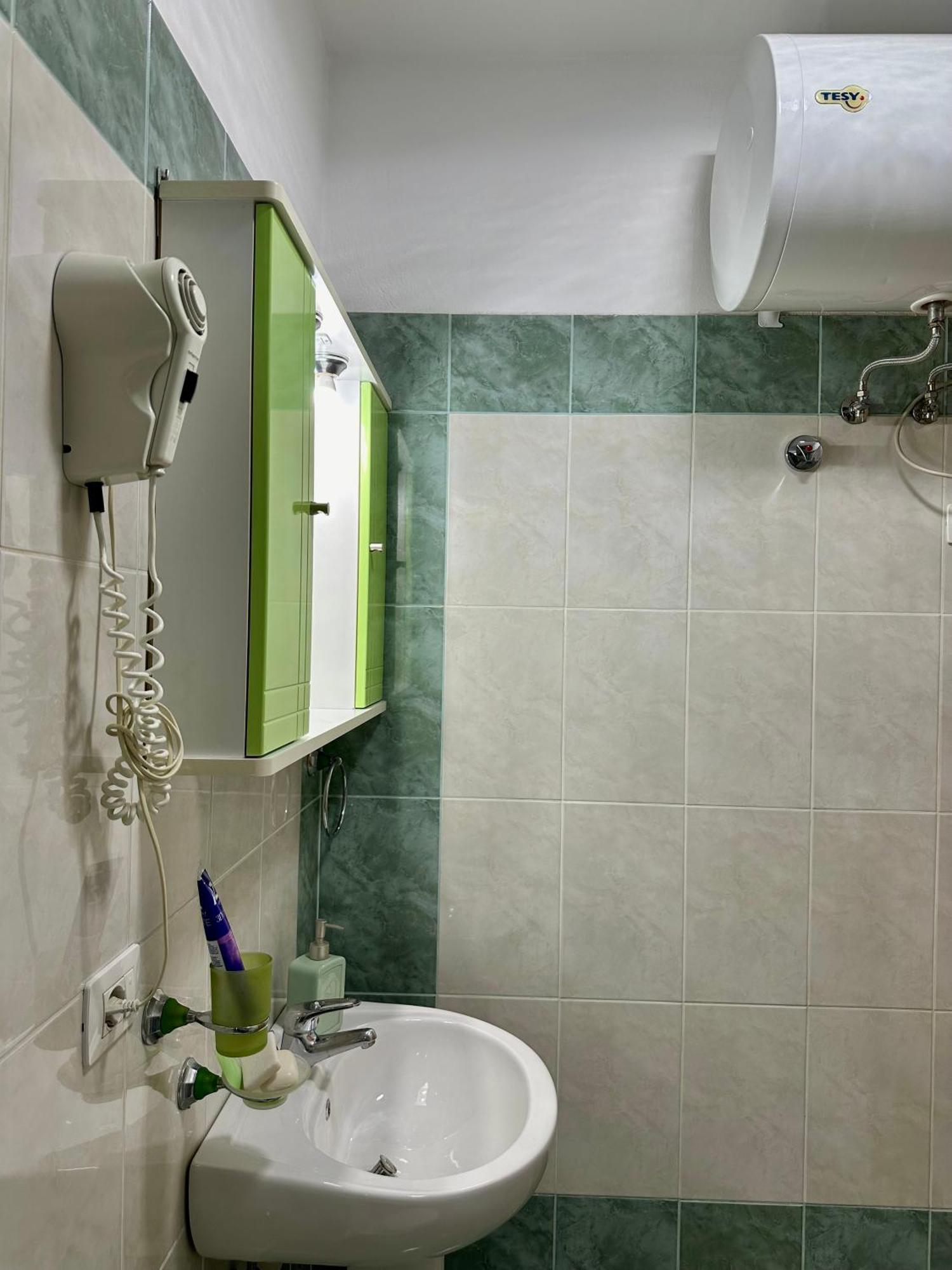 Skyview Oasis Premium Apartment Tirana Exterior photo